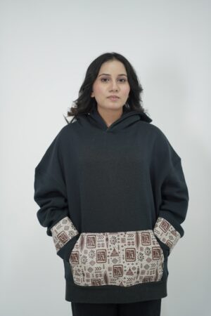 DSC00884-min Black Pyramid